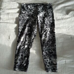 Lululemon dark floral crop legging